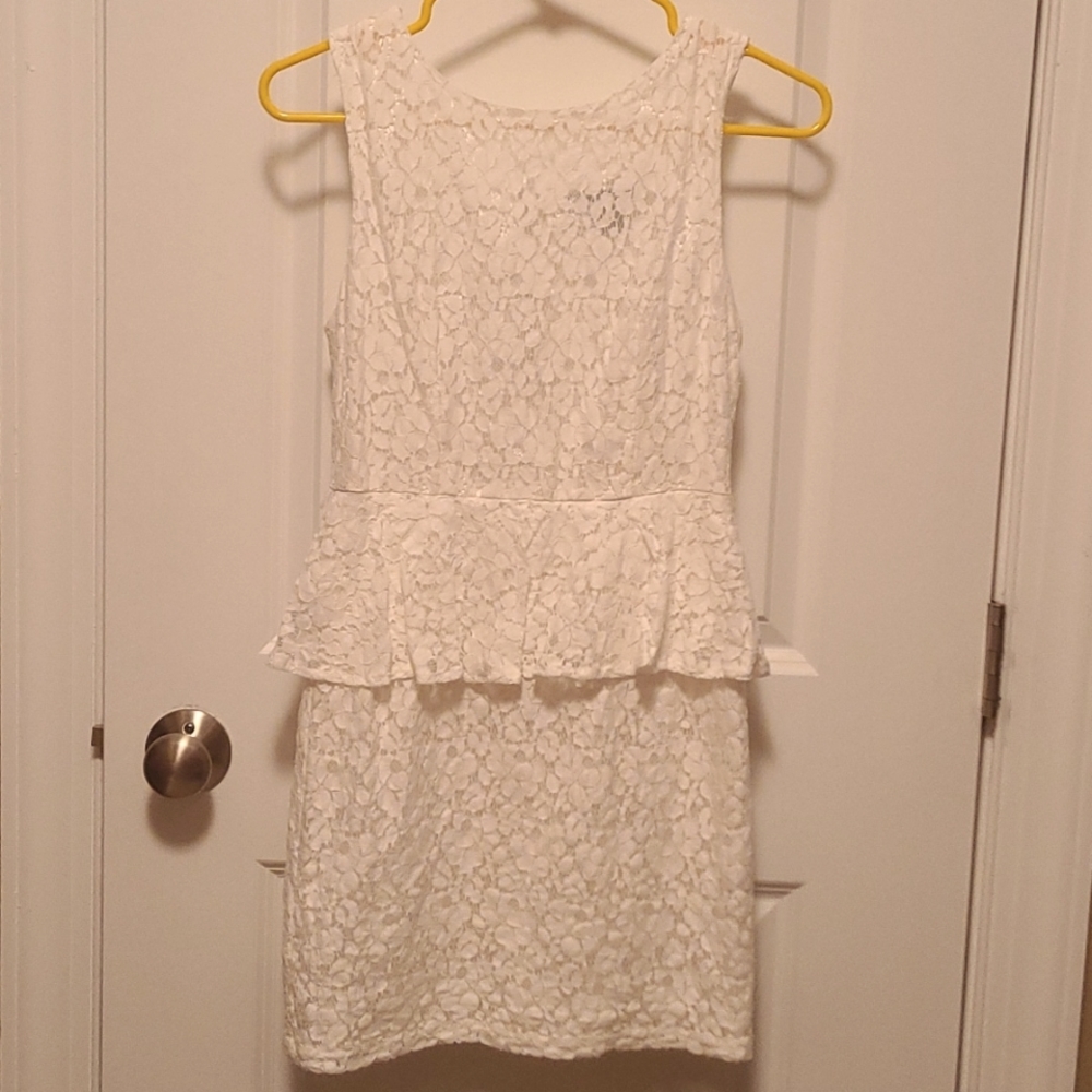 FOREVER 21 White Lace Dress